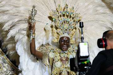 El diseñador teldense Nauzet Afonso vuela con éxito en el Carnaval capitalino (Foto TA)